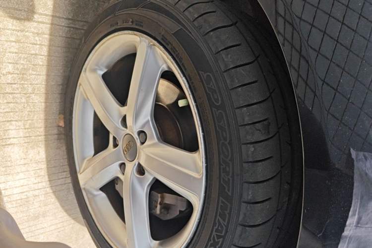 Used Audi Q7 2015 35 TDI Excellence Edition Right Front Wheel Hub