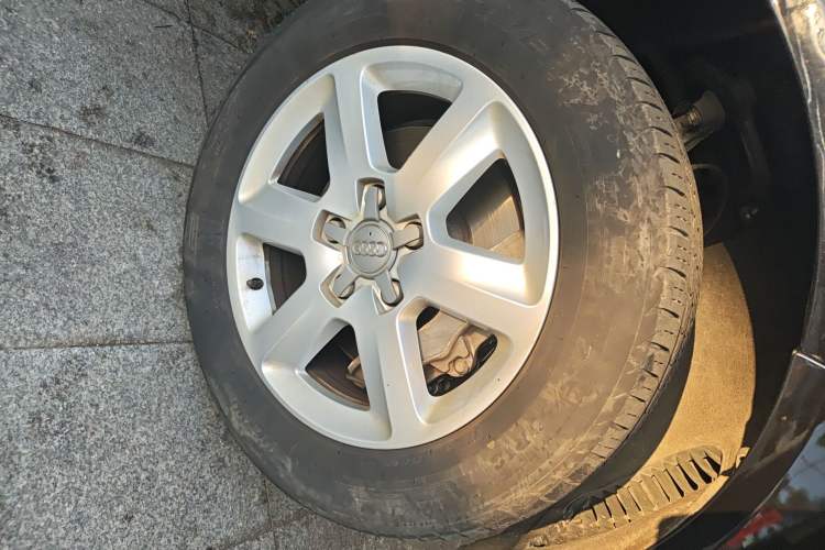 Used Audi Q7 2015 35 TFSI Ambition Edition Right Front Wheel Hub
