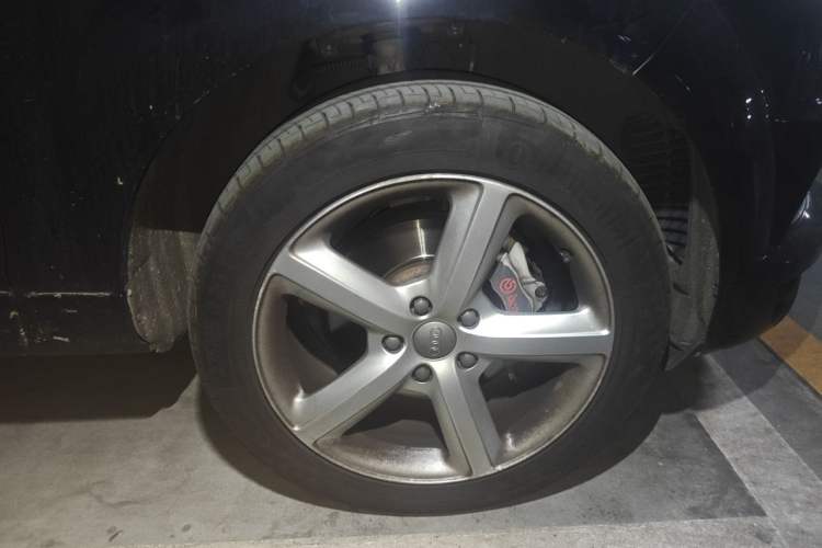 Used Audi Q7 2015 35 TFSI Sport Edition Right Front Wheel Hub