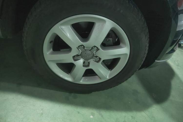 Used Audi Q7 2015 35 TFSI Ambition Edition Right Front Wheel Hub
