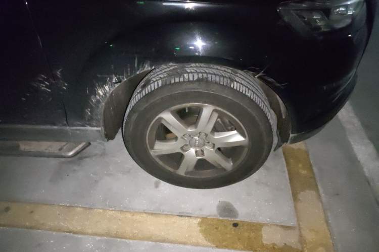 Used Audi Q7 2015 35 TFSI Ambition Edition Right Front Wheel Hub