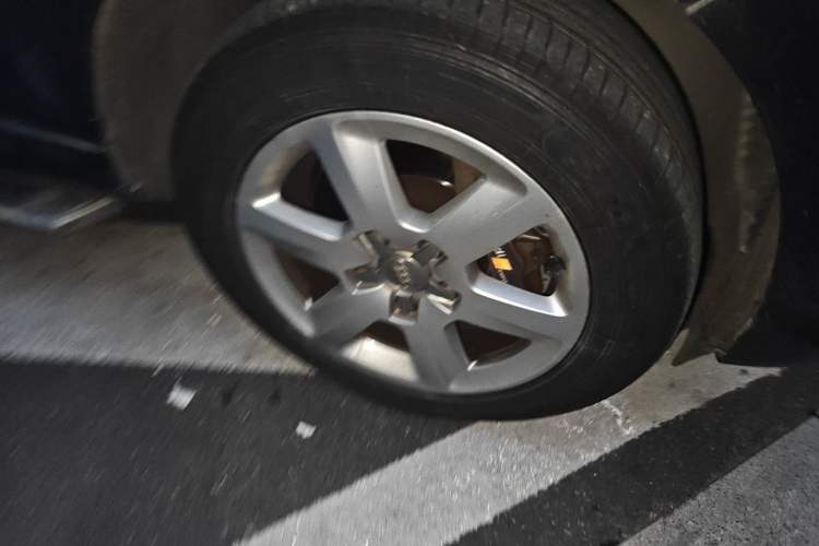 Used Audi Q7 2015 35 TFSI Ambition Edition Right Front Wheel Hub