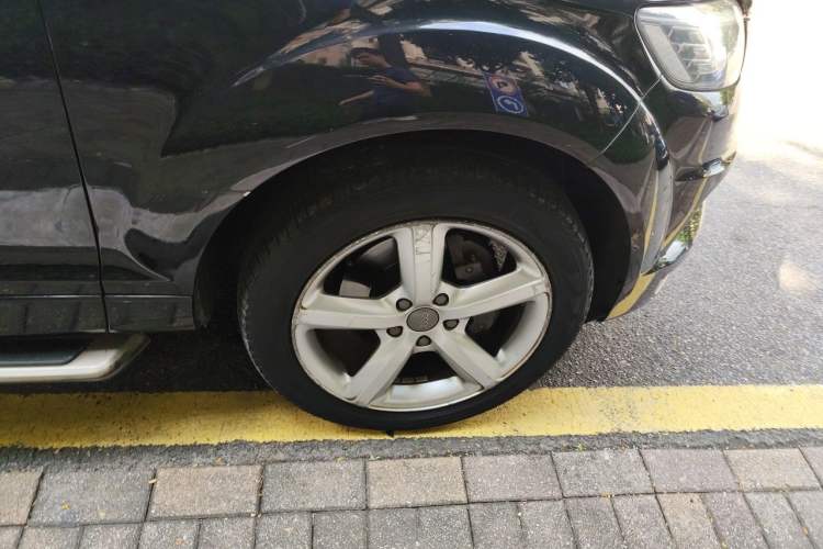 Used Audi Q7 2015 35 TFSI Ambition Edition Right Front Wheel Hub