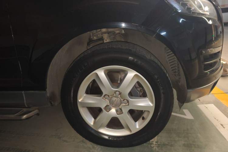 Used Audi Q7 2015 35 TFSI Ambition Edition Right Front Wheel Hub