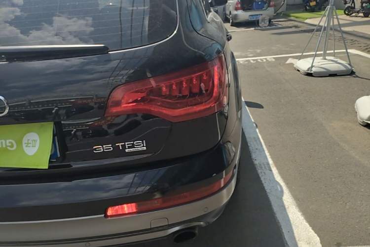 Used Audi Q7 2015 35 TFSI Ambition Edition Right Rear Taillight