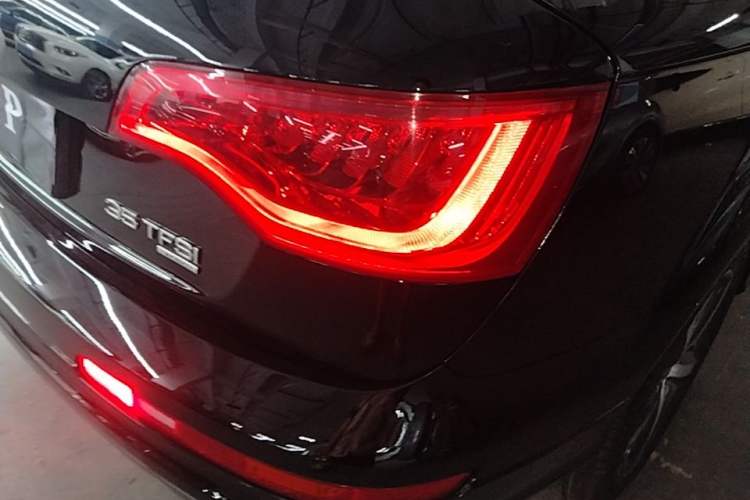 Used Audi Q7 2015 35 TFSI Sport Edition Right Rear Taillight