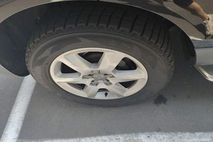 Used Audi Q7 2015 35 TFSI Ambition Edition Right Rear Wheel Hub
