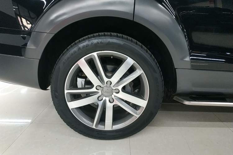 Used Audi Q7 2015 40 TFSI Collector's Edition Right Rear Wheel Hub