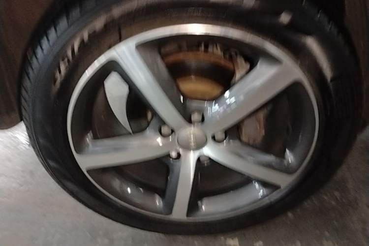 Used Audi Q7 2015 35 TFSI Sport Edition Right Rear Wheel Hub