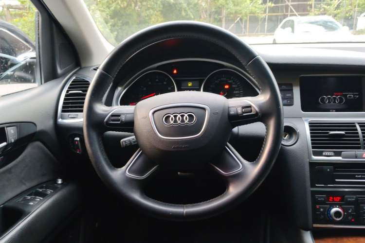 Used Audi Q7 2015 35 TFSI Sport Edition Steering Wheel