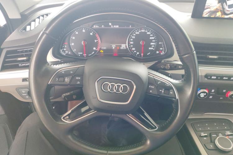 Used Audi Q7 2015 35 TFSI Ambition Edition Steering Wheel