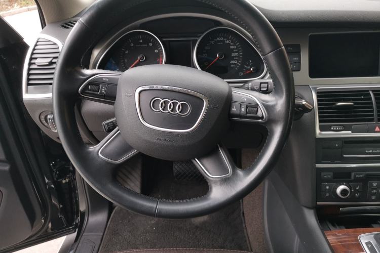 Used Audi Q7 2015 35 TFSI Ambition Edition Steering Wheel