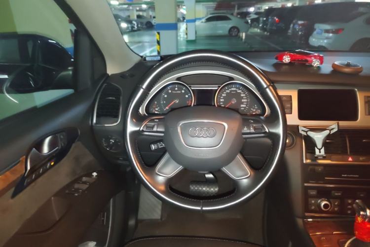 Used Audi Q7 2015 35 TFSI Ambition Edition Steering Wheel