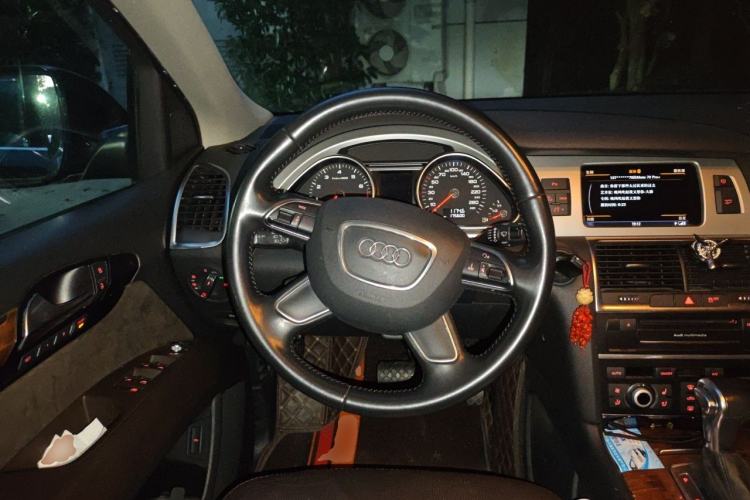 Used Audi Q7 2015 35 TFSI Ambition Edition Steering Wheel
