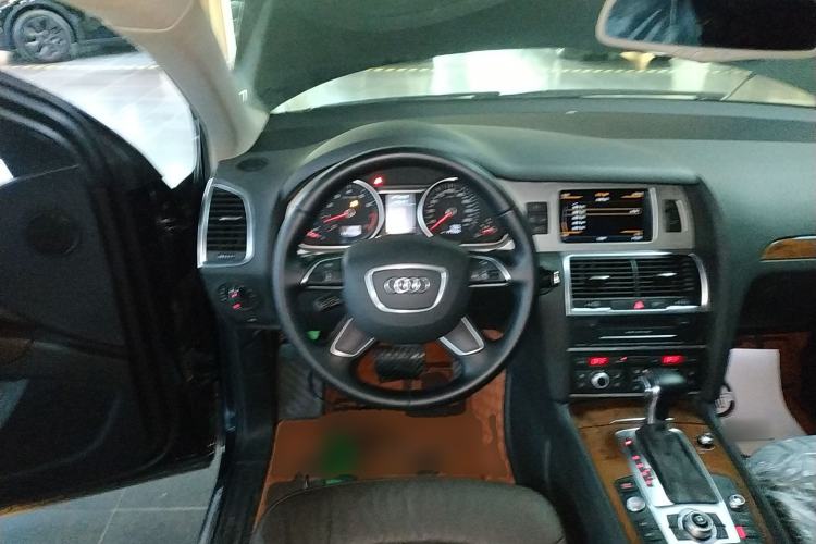 Used Audi Q7 2015 35 TFSI Ambition Edition Steering Wheel