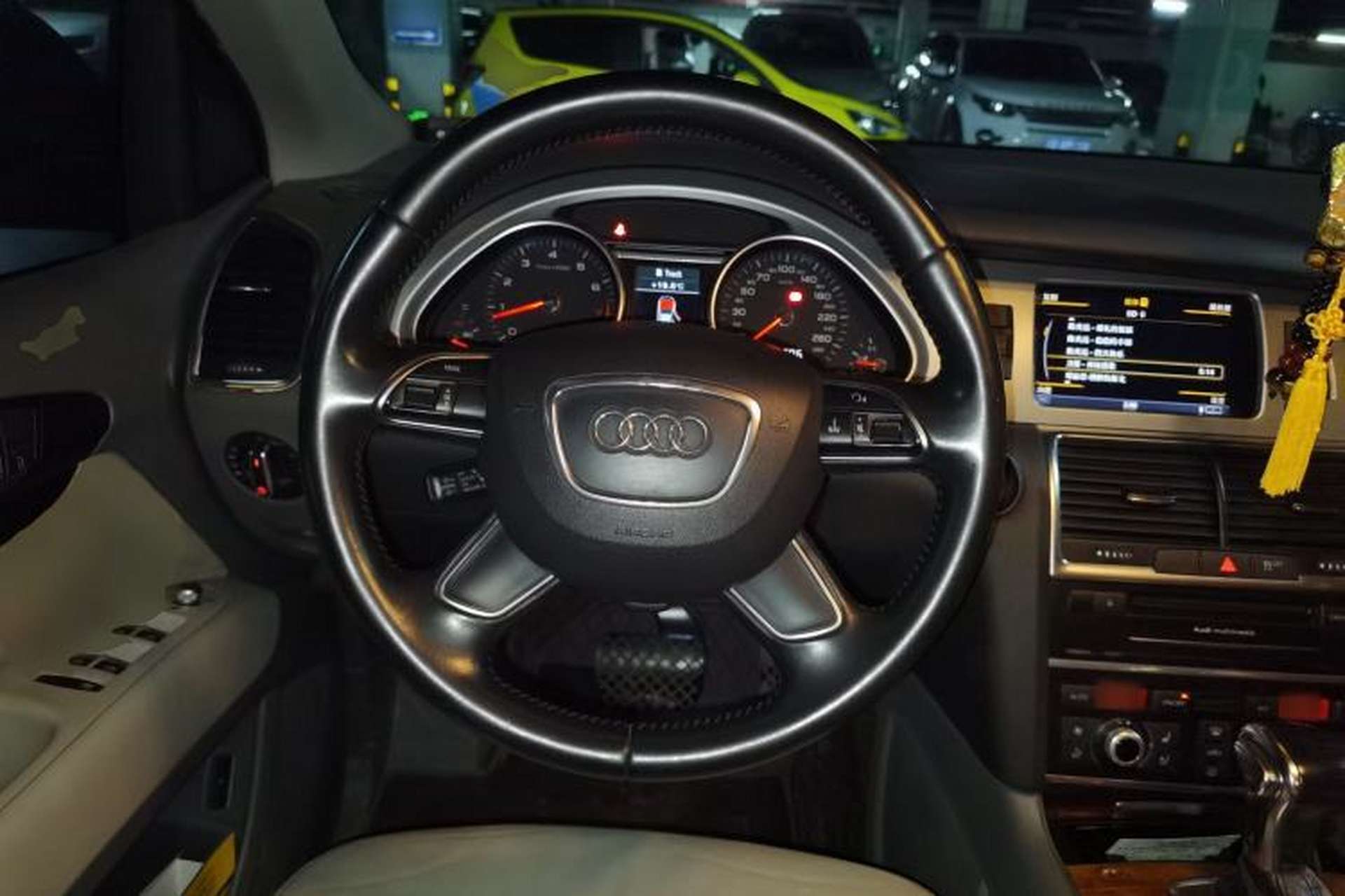 Used Audi Q7 2015 35 TFSI Ambition Edition Steering Wheel