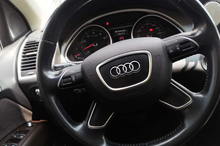 Used Audi Q7 2015 35 TFSI Sport Edition Steering Wheel