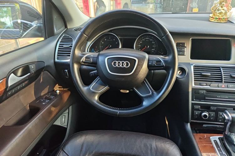 Used Audi Q7 2015 35 TFSI Ambition Edition Steering Wheel