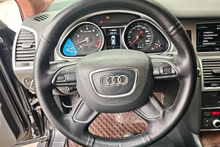 Used Audi Q7 2015 35 TFSI Ambition Edition Steering Wheel