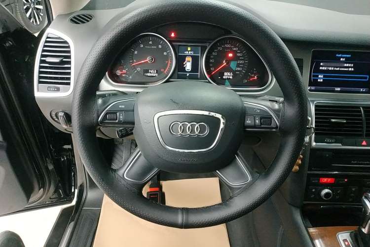 Used Audi Q7 2015 40 TFSI Collector's Edition Steering Wheel
