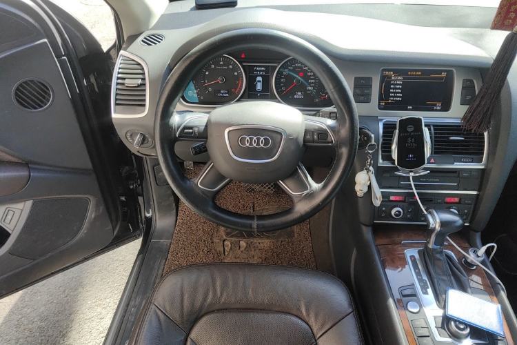 Used Audi Q7 2015 35 TFSI Ambition Edition Steering Wheel