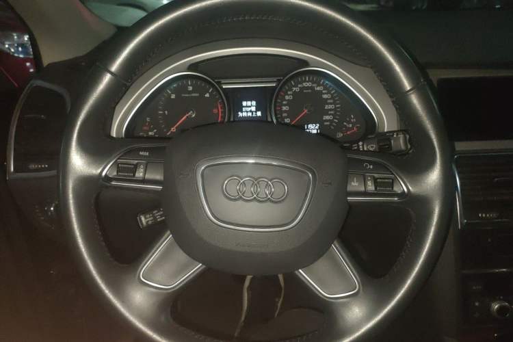 Used Audi Q7 2015 35 TDI Excellence Edition Steering Wheel