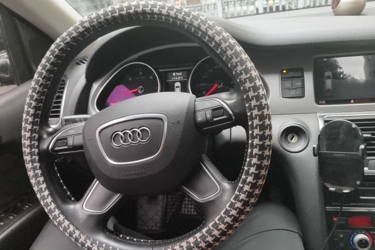 Used Audi Q7 2015 35 TDI Excellence Edition Steering Wheel