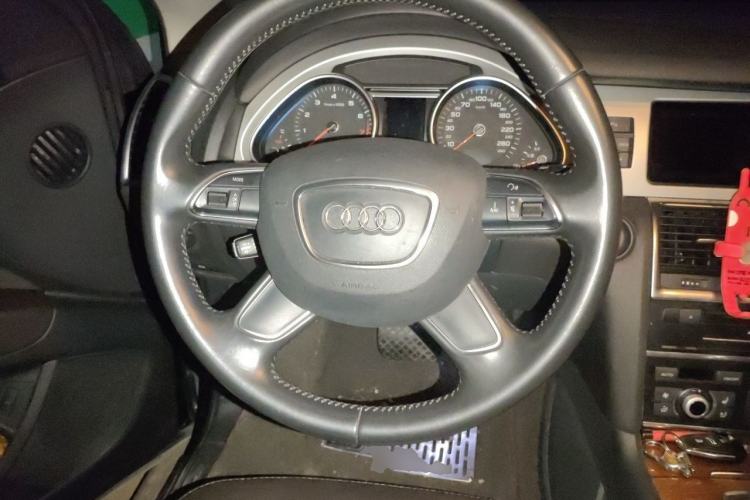 Used Audi Q7 2015 35 TFSI Ambition Edition Steering Wheel