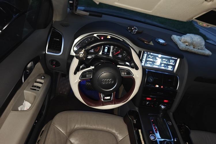 Used Audi Q7 2015 35 TFSI Ambition Edition Steering Wheel