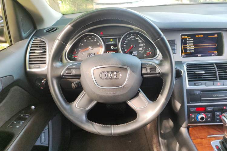 Used Audi Q7 2015 35 TFSI Ambition Edition Steering Wheel
