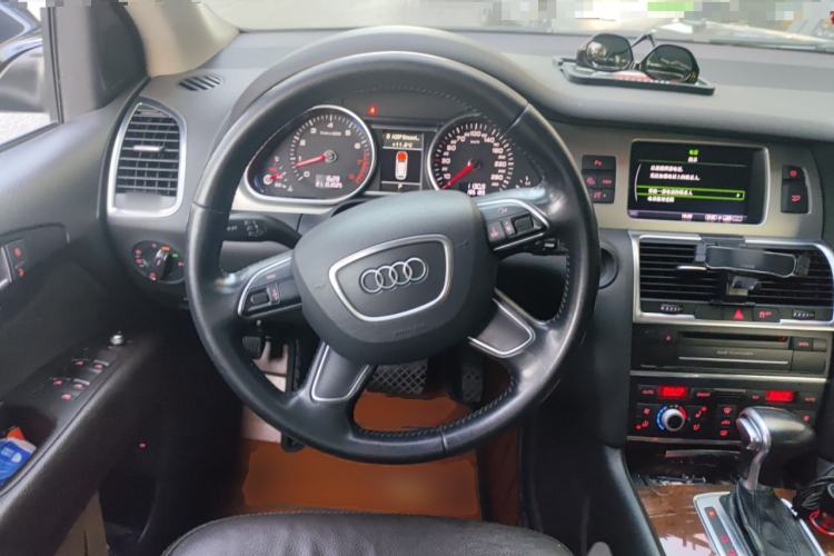 Used Audi Q7 2015 35 TFSI Ambition Edition Steering Wheel