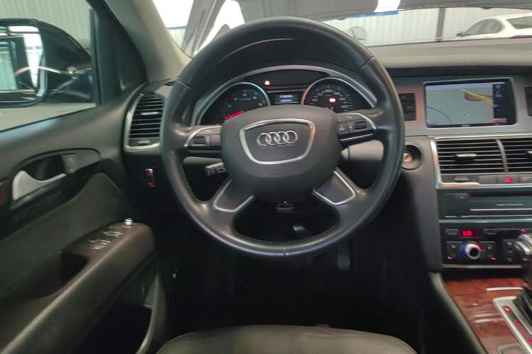 Used Audi Q7 2015 35 TFSI Sport Edition Steering Wheel