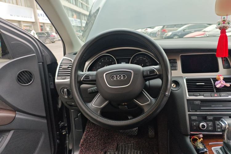 Used Audi Q7 2015 35 TFSI Ambition Edition Steering Wheel