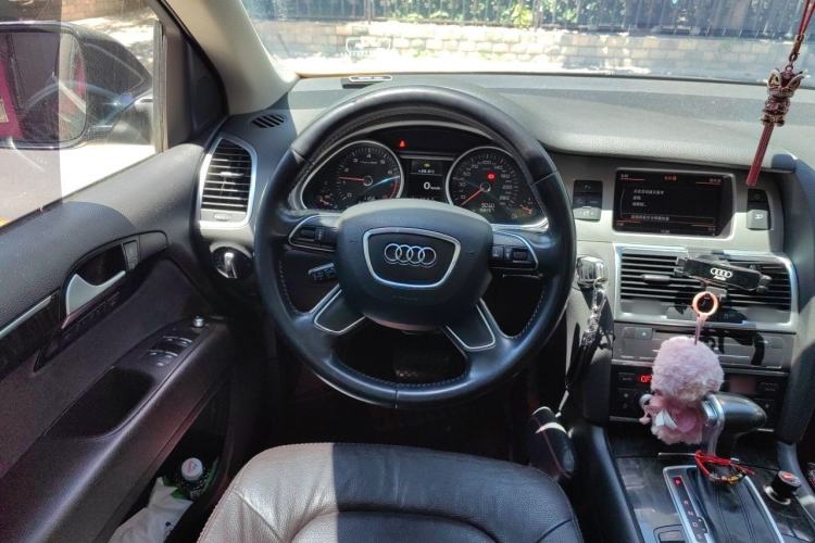 Used Audi Q7 2015 35 TFSI Ambition Edition Steering Wheel
