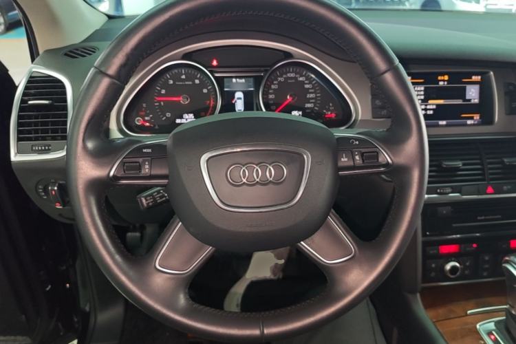 Used Audi Q7 2015 35 TFSI Sport Edition Steering Wheel