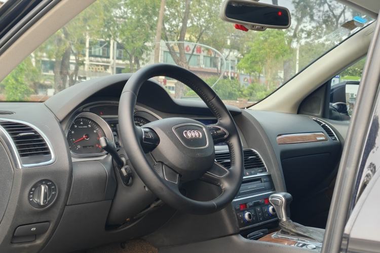 Used Audi Q7 2015 35 TFSI Ambition Edition Steering Wheel