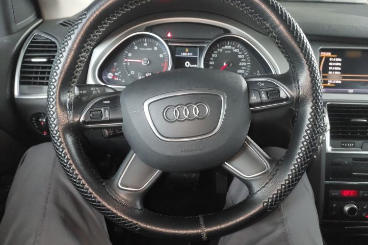 Used Audi Q7 2015 35 TFSI Ambition Edition Steering Wheel