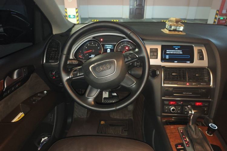 Used Audi Q7 2015 35 TFSI Ambition Edition Steering Wheel