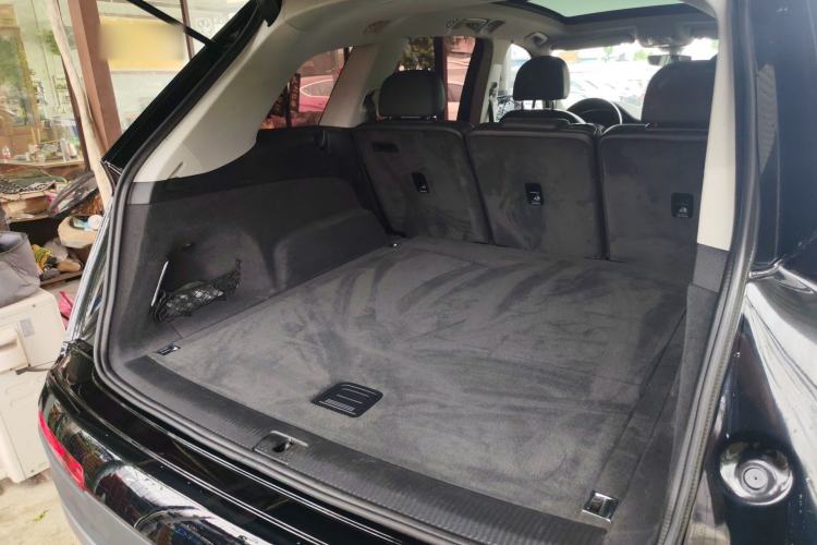 Used Audi Q7 2015 35 TFSI Ambition Edition Trunk