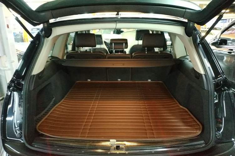 Used Audi Q7 2015 35 TFSI Ambition Edition Trunk