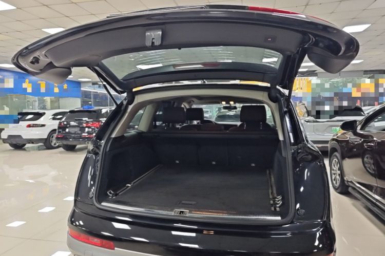 Used Audi Q7 2015 35 TFSI Ambition Edition Trunk