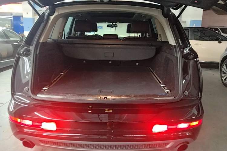 Used Audi Q7 2015 35 TFSI Sport Edition Trunk
