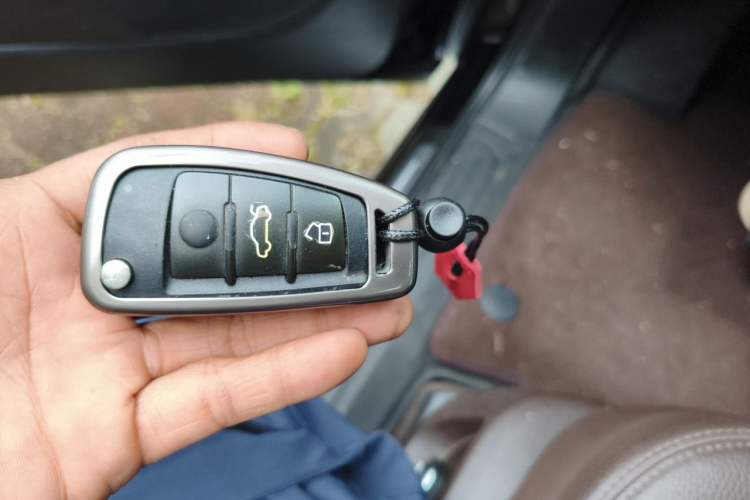Used Audi Q7 2015 40 TFSI Collector's Edition Vehicle Key