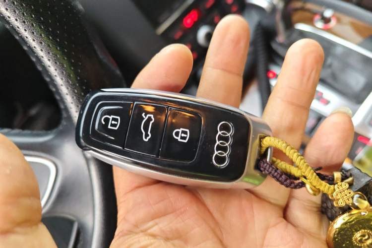 Used Audi Q7 2015 35 TFSI Ambition Edition Vehicle Key