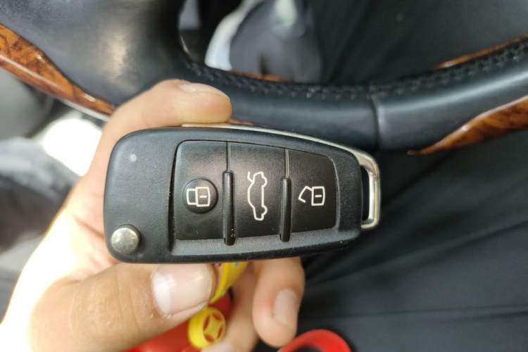 Used Audi Q7 2015 40 TFSI Collector's Edition Vehicle Key