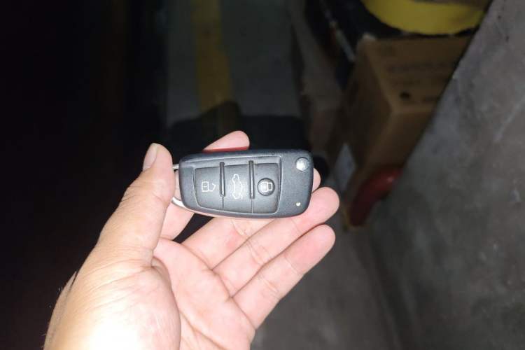 Used Audi Q7 2015 40 TFSI Collector's Edition Vehicle Key