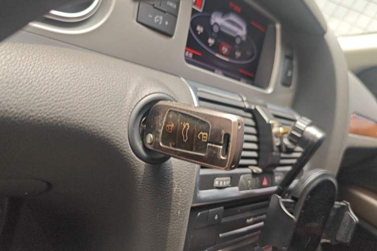 Used Audi Q7 2015 35 TDI Excellence Edition Vehicle Key
