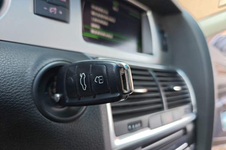 Used Audi Q7 2015 35 TFSI Ambition Edition Vehicle Key