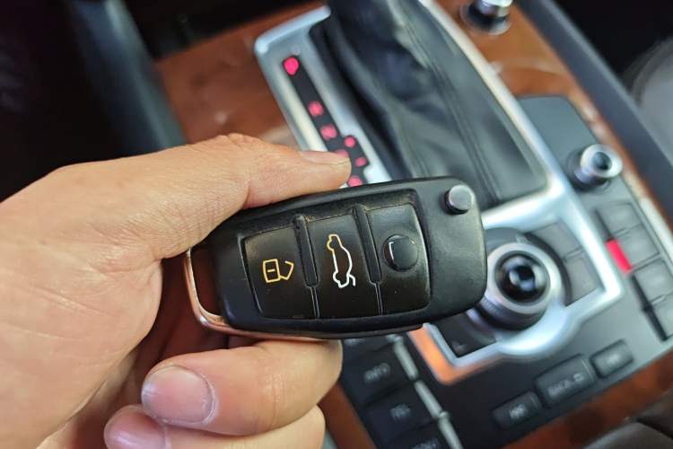 Used Audi Q7 2015 35 TFSI Ambition Edition Vehicle Key