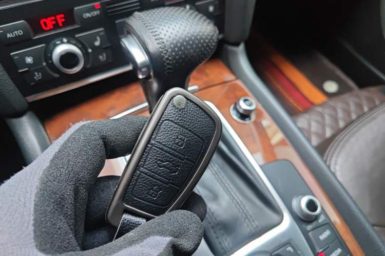 Used Audi Q7 2015 35 TFSI Ambition Edition Vehicle Key